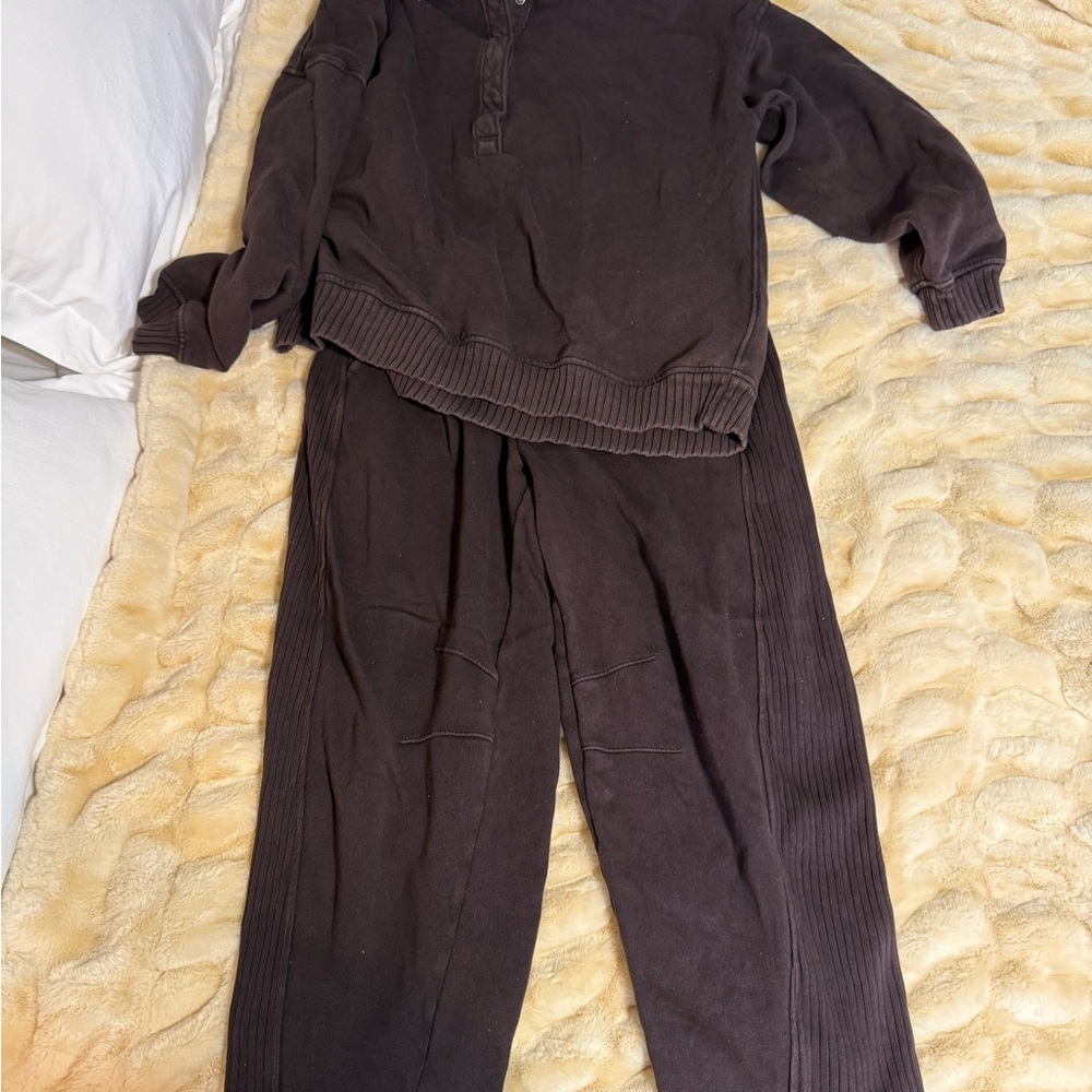 Aerie brown women’s set with barrel sweatpants